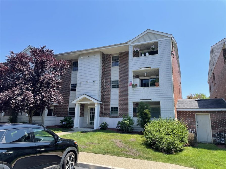 671 Avenue, Unit 29 Bristol, RI Sullivan & Sullivan Auctioneers